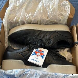 Mens Black leather Adidas sneakers